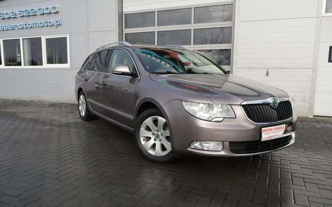 Skoda Superb cena 31000 przebieg: 226000, rok produkcji 2011 z Hrubieszów małe 781